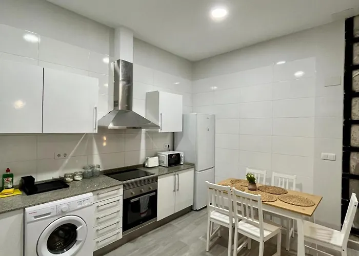 Luminoso Familiar Y Patio Privado דירה *