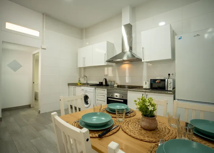 Luminoso Familiar Y Patio Privado * ולנסיה