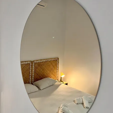 Luminoso Apartamento Familiar Y Patio Privado شقة *