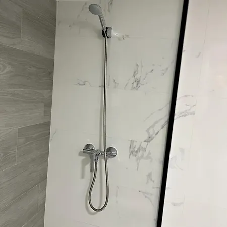 Luminoso Apartamento Familiar Y Patio Privado فالنسيا