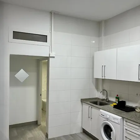 Luminoso Apartamento Familiar Y Patio Privado فالنسيا
