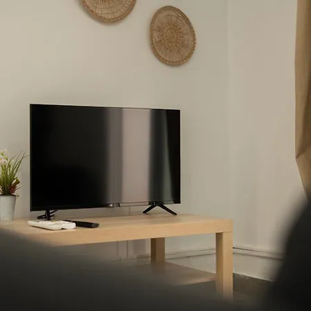 Luminoso Apartamento Familiar Y Patio Privado فالنسيا