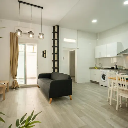 Luminoso Apartamento Familiar Y Patio Privado *