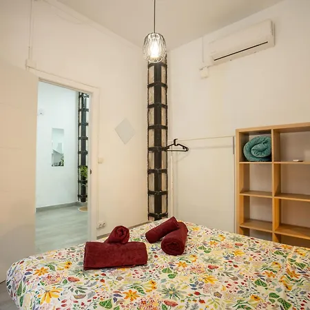 Luminoso Apartamento Familiar Y Patio Privado * فالنسيا