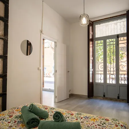Luminoso Apartamento Familiar Y Patio Privado شقة فالنسيا
